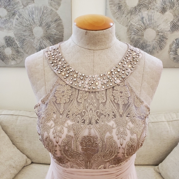 Eliza J Lace Bodice Gown size 2 Petite in Beige - Picture 4 of 13